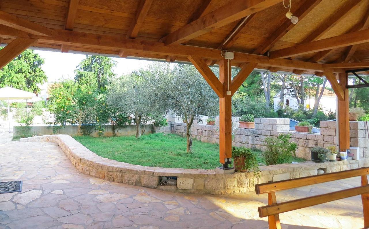 Bungalow Vice With Pool Pakostane Exterior photo